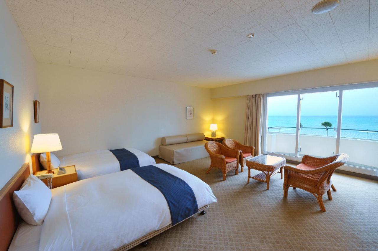 En Resort Kumejima Eef Beach Hotel Exterior photo